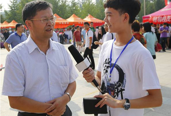 中信银行泰州分行联合泰州市第四人民医院开展重阳敬老活动