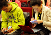 “华硕ROG游戏手机2测评：真香，游戏机？”